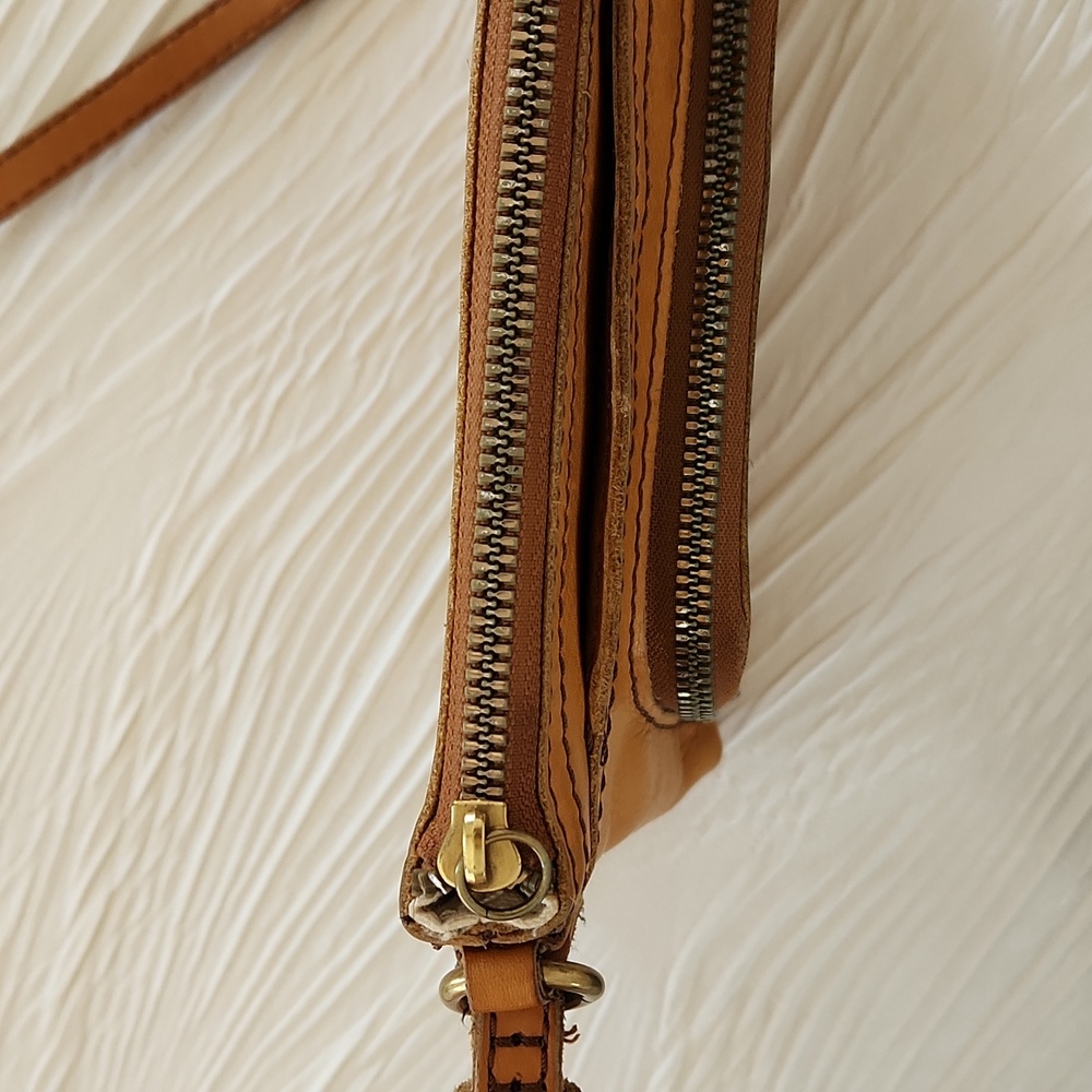 Margot Tan Leather Crossbody Bag - Picture 13 of 14